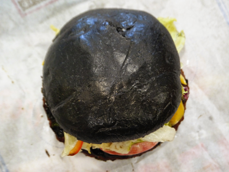 Illustration for article titled How'd That Black Burger King Hamburger Taste? Let's Find Out.